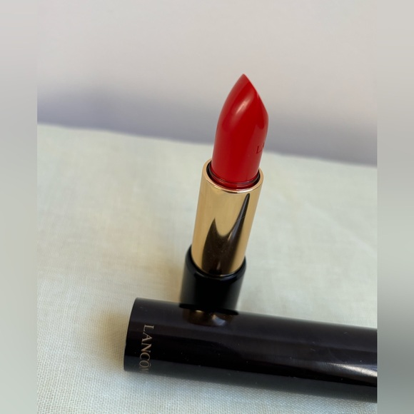 Lipstick - Lancôme L'absolu Rouge Cream Classic Red Lipstick💄in 132 Caprise. - Picture 2 of 14